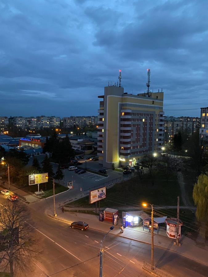 Люкс Апартаменти Район Автовокзалу В Жкарена Та Жк Great House Поблизу Обласноі Лікарні Rivne Luaran gambar