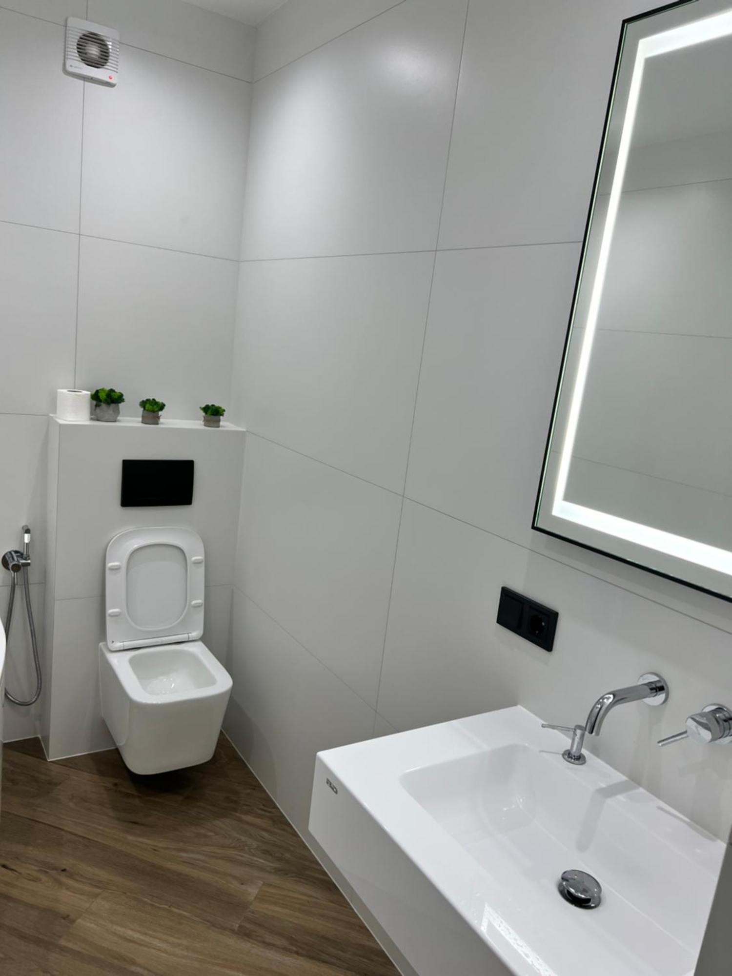 Люкс Апартаменти Район Автовокзалу В Жкарена Та Жк Great House Поблизу Обласноі Лікарні Rivne Luaran gambar